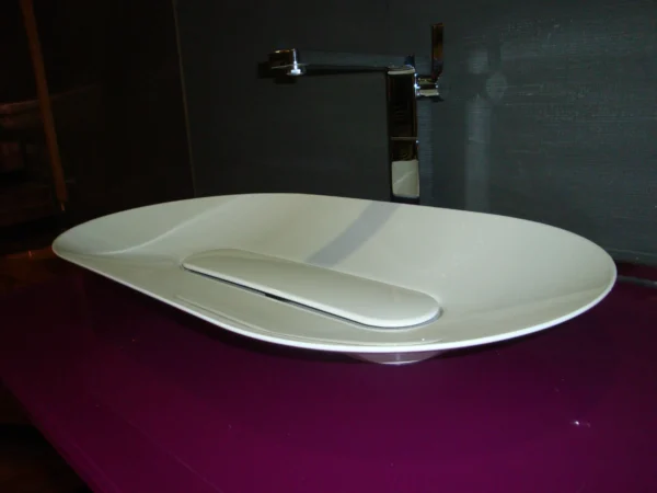 Lavabo de la marca Alape de acero esmaltado