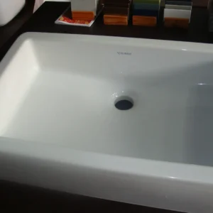 Lavabo sobre encimera rectangular